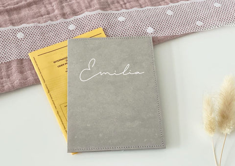 Impfpasshülle / Kindereisepass Hülle ''EMILIA'' personalisiert